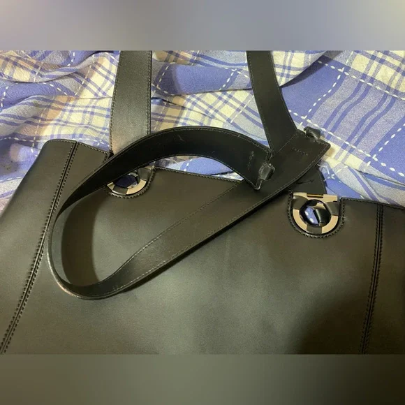 Salvatore Ferragamo shoulder bag - Picture 2 of 3